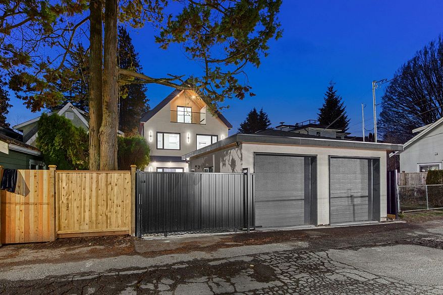 1 4549 W 11th Avenue