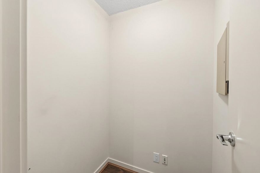 2803 928 Homer Street