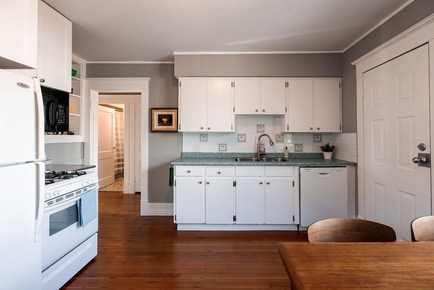 2867 E Georgia Street