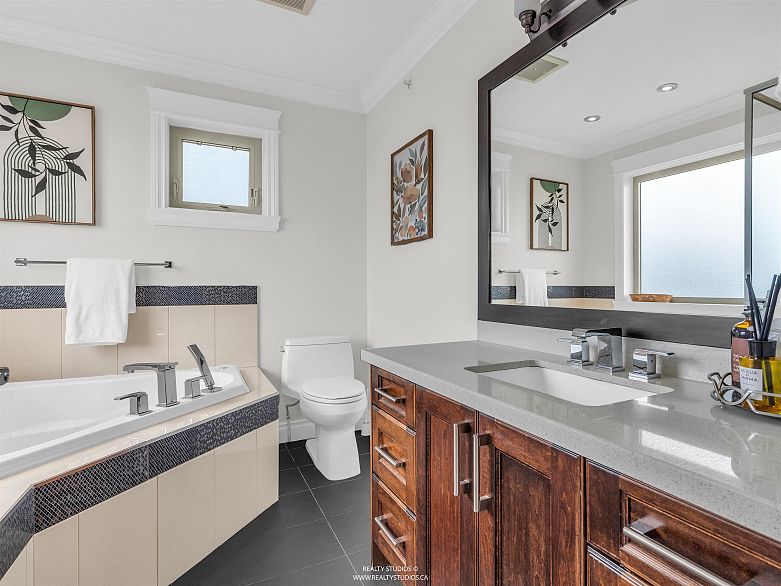 6387 Prince Albert Street