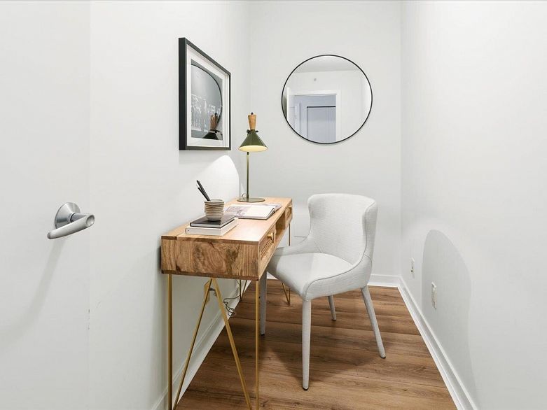 503 933 Hornby Street