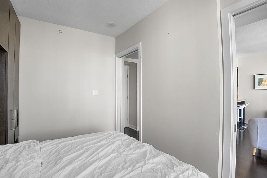 1802 1055 Richards Street