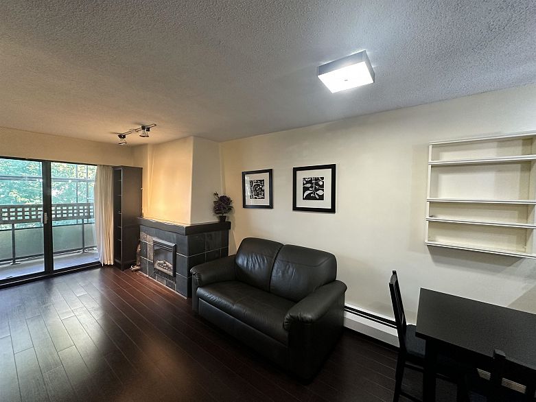 318 2320 W 40th Avenue