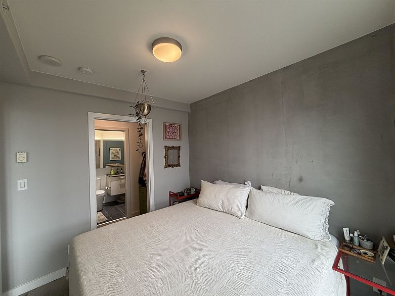 1005 150 E Cordova Street