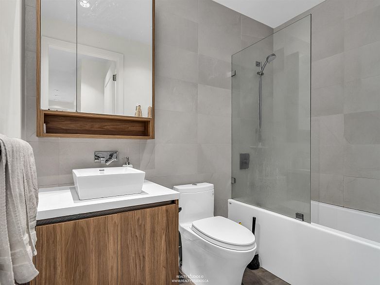 509 1633 Ontario Street