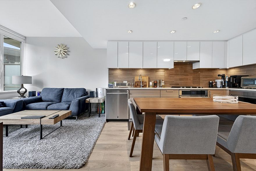 406 3451 Sawmill Crescent