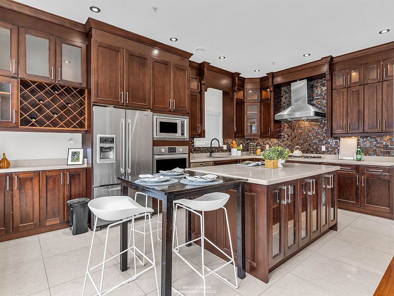 6387 Prince Albert Street