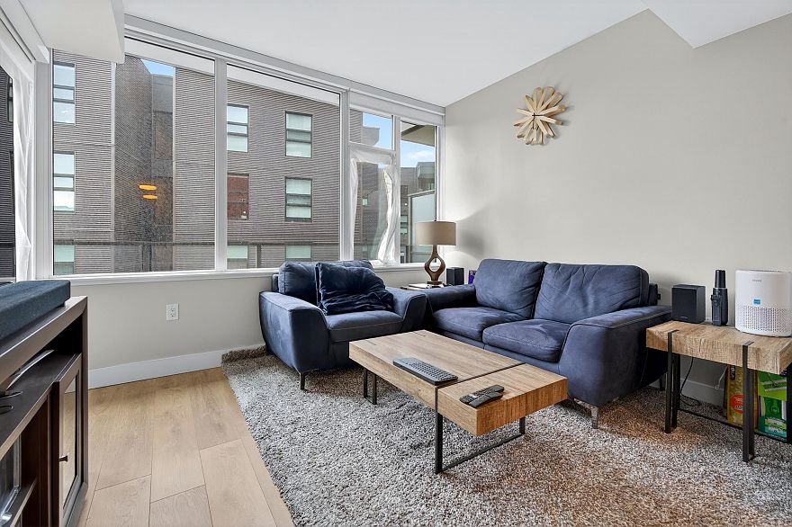 406 3451 Sawmill Crescent