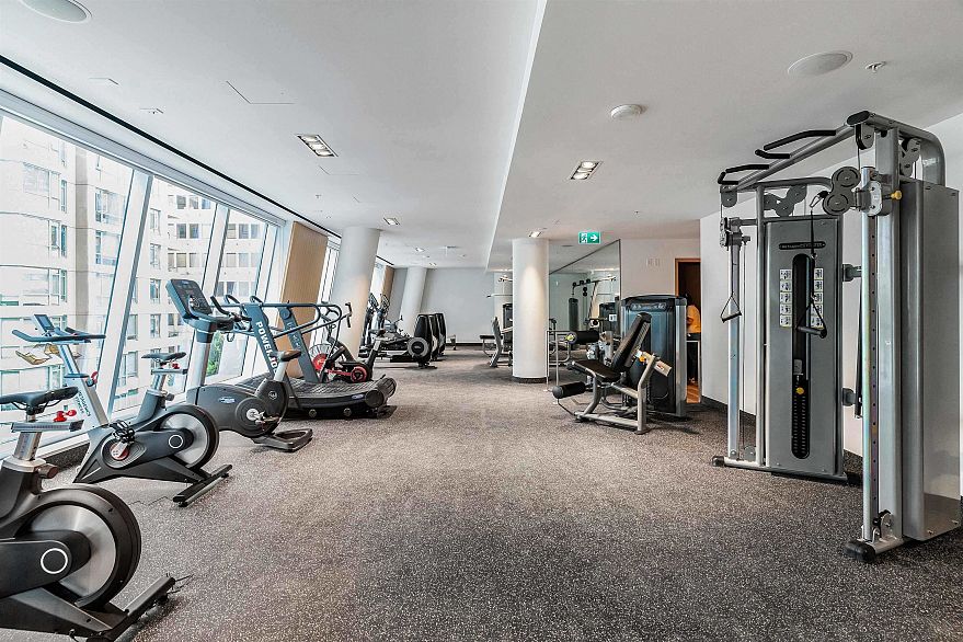 5502 1289 Hornby Street