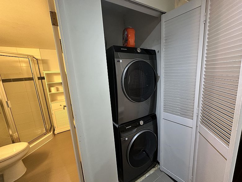 318 2320 W 40th Avenue