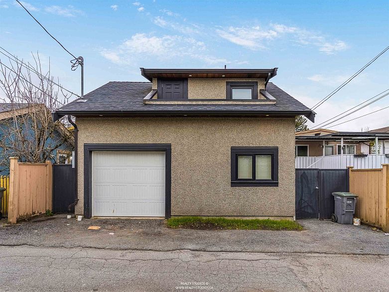 6387 Prince Albert Street