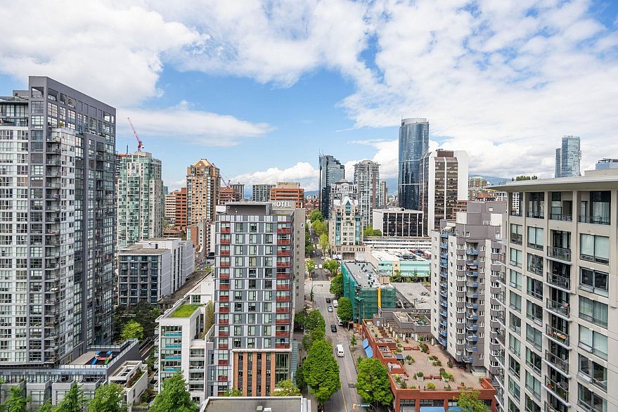 2002 1111 Richards Street