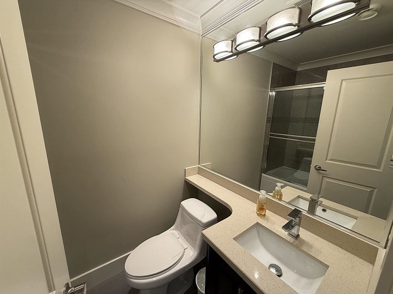 7689 Jasper Crescent