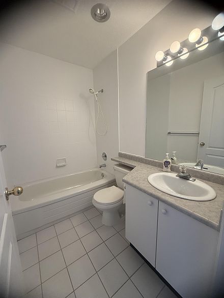 202 3683 Wellington Avenue