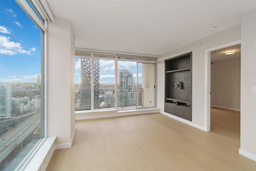 2307 1351 Continental Street