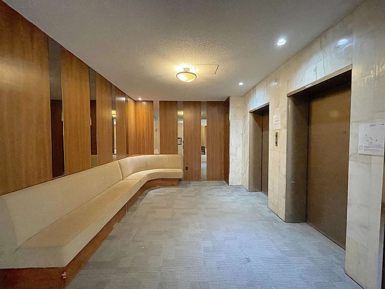 2007 1251 Cardero Street