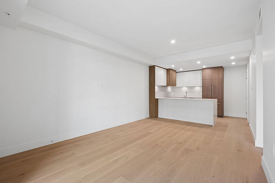 202 378 W 45th Avenue