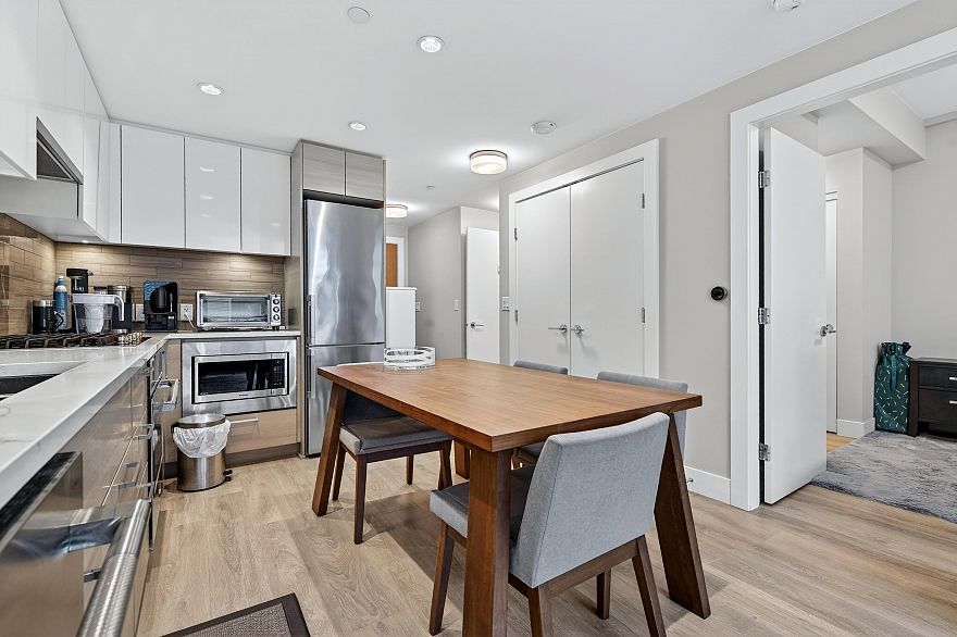 406 3451 Sawmill Crescent