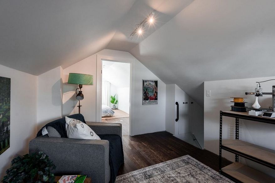 2867 E Georgia Street