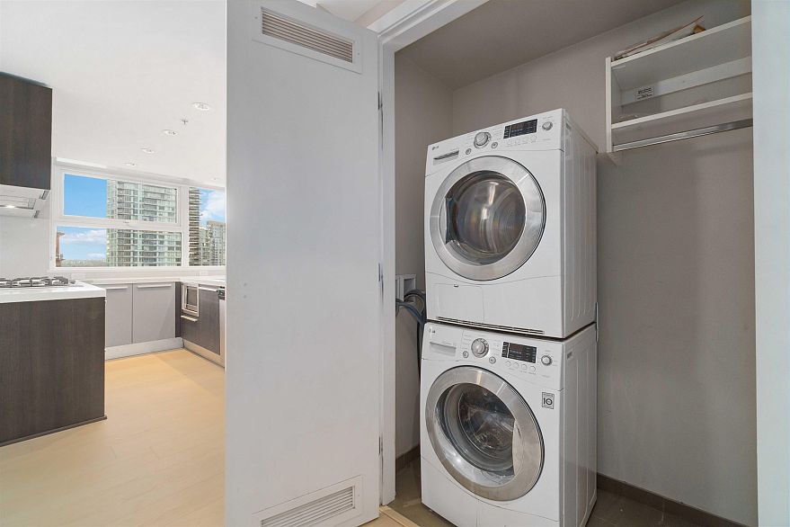 2307 1351 Continental Street