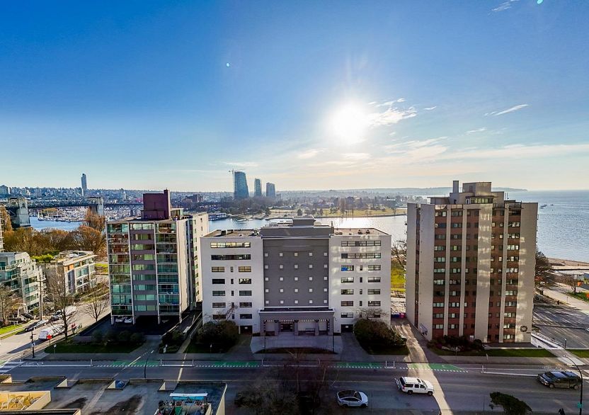 304 1233 Beach Avenue