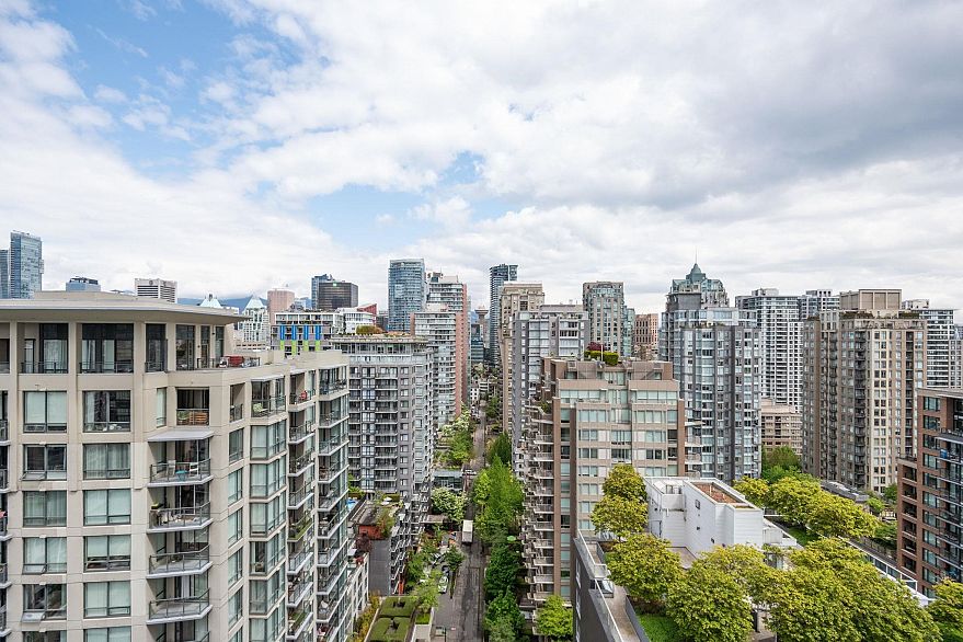 2002 1111 Richards Street