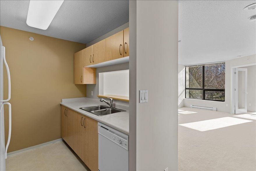 303 3588 Crowley Drive