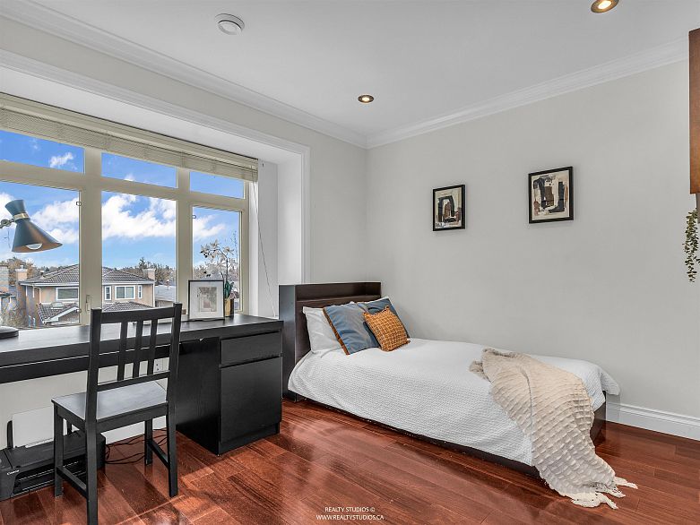 6387 Prince Albert Street