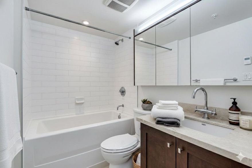 1404 888 Homer Street