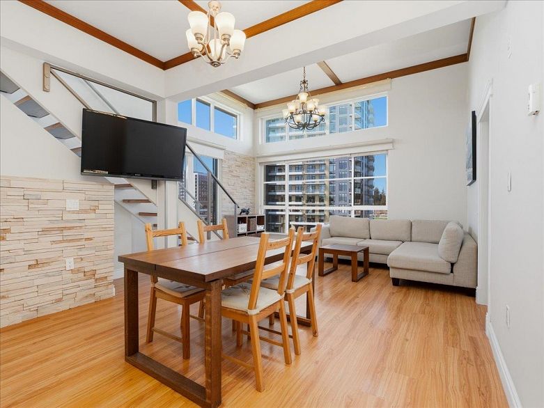 PH12 5983 Gray Avenue