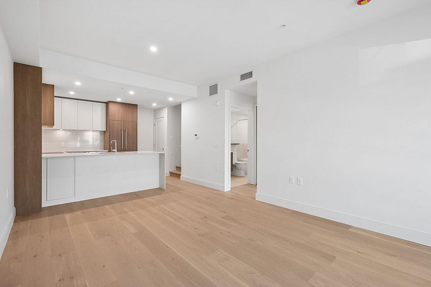 202 378 W 45th Avenue