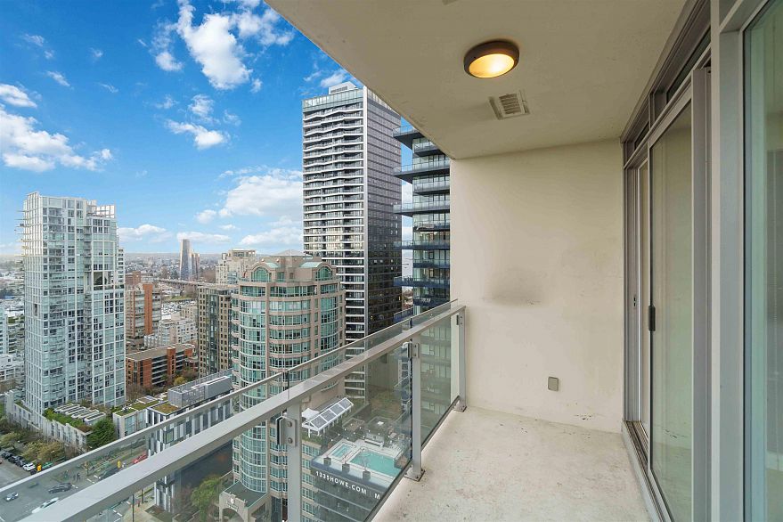 2307 1351 Continental Street