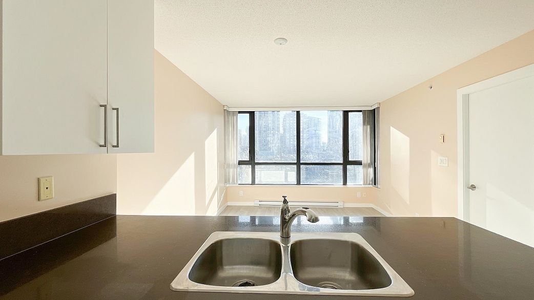 407 928 Homer Street