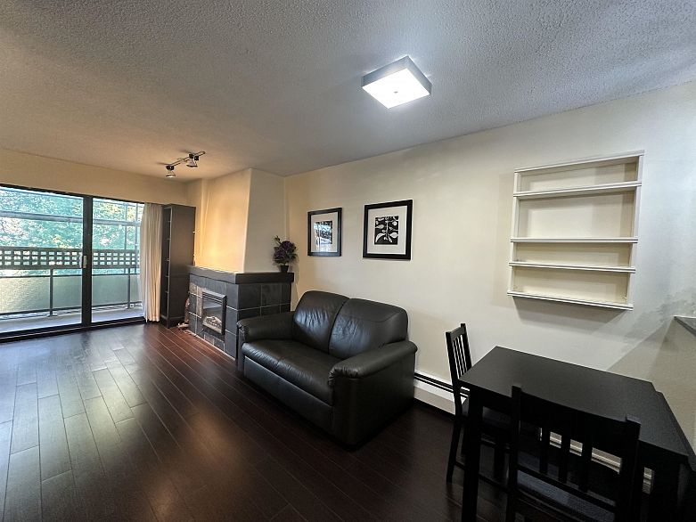 318 2320 W 40th Avenue