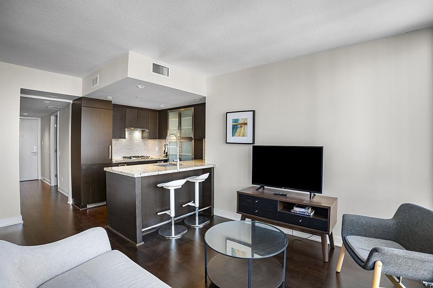 1802 1055 Richards Street