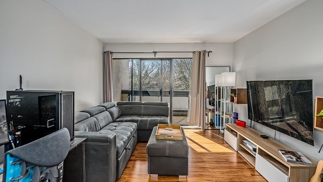 305 975 W 13th Avenue