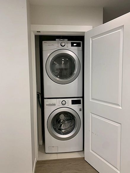 1003 3533 Ross Drive