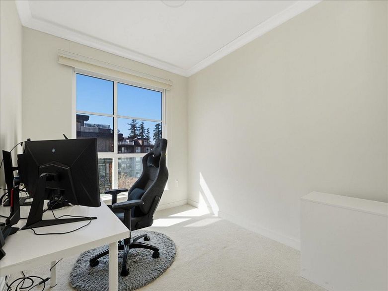 PH12 5983 Gray Avenue