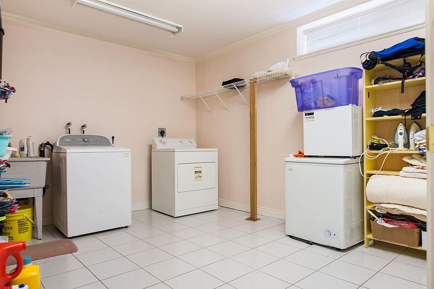 2288 Fraserview Drive