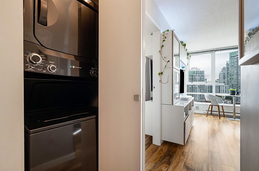 1711 939 Expo Boulevard