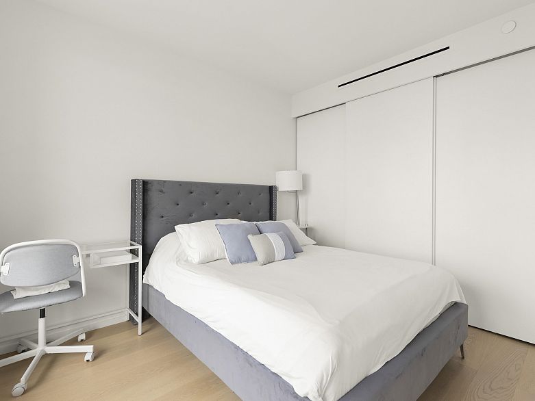 1104 889 Pacific Street