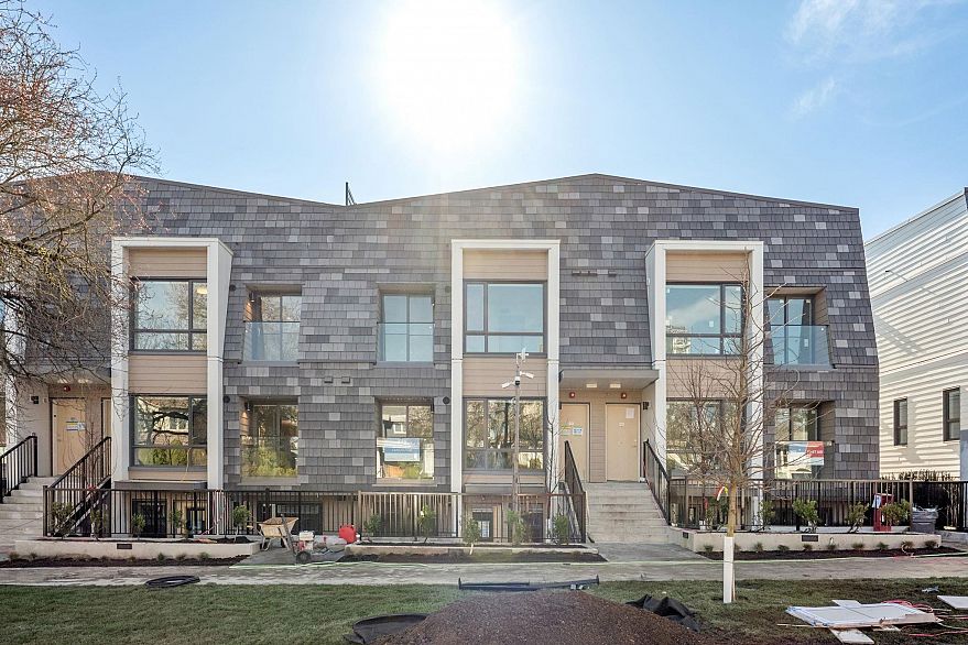 102 378 W 45th Avenue