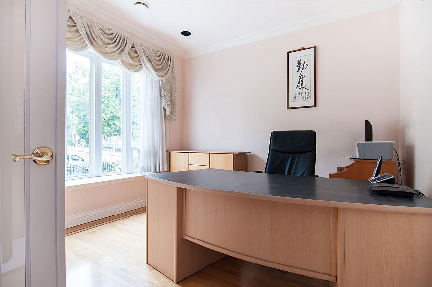 2288 Fraserview Drive