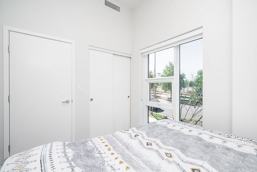 114 3430 E Kent Avenue South