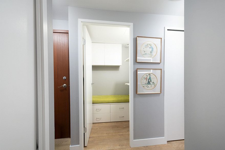 806 555 Jervis Street