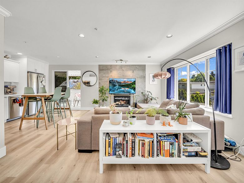 1089 E King Edward Avenue