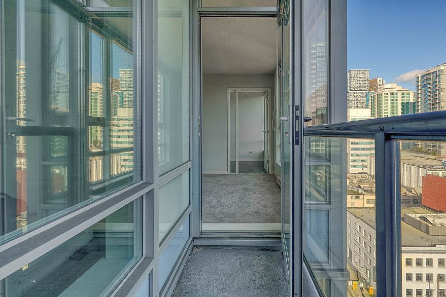 1707 928 Beatty Street