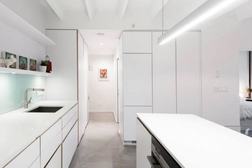 701 219 E Georgia Street