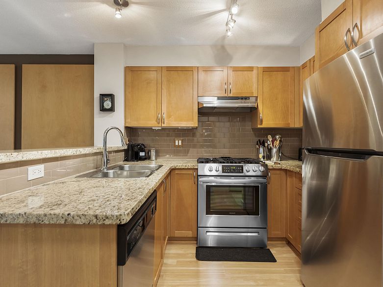 108 2388 Western Parkway