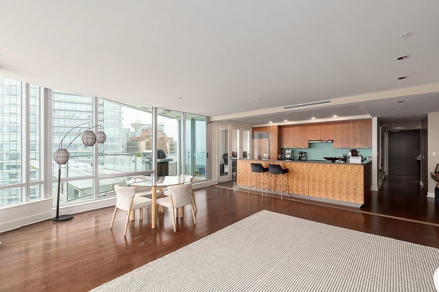 2001 1077 W Cordova Street